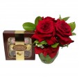 Arranjo com 3 Rosas Colombianas L’Amour com Chocolate Ferrero Colection com 07 unidades